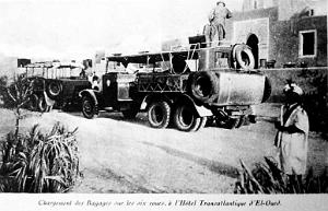 EL-OUED - HOTEL TRANSATLANTIQUE - CHARGEMENT BAGAGES SUR LE SIX ROUES
